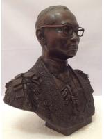 พระบรมรูป รัชกาลที่ 9 พิมพ์ครึ่งตัว ทรงชุดกษัตริย์ สูง 44 ซ.ม.