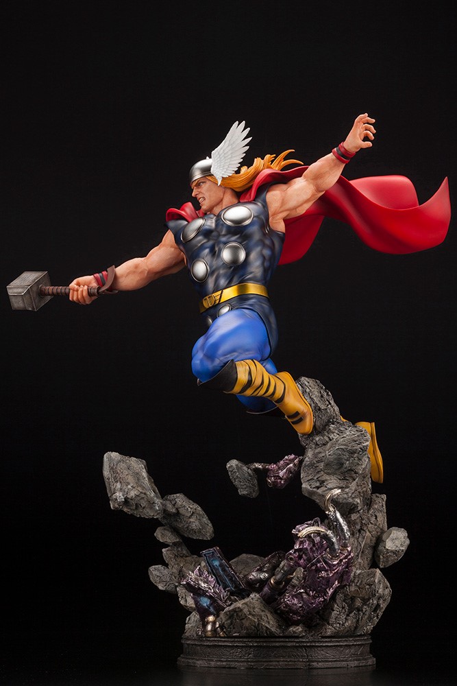 THOR AVENGERS FINE ART STATUE