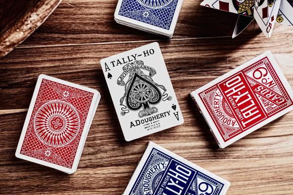 Tally-Ho Circle Back Playing Cards (Red)