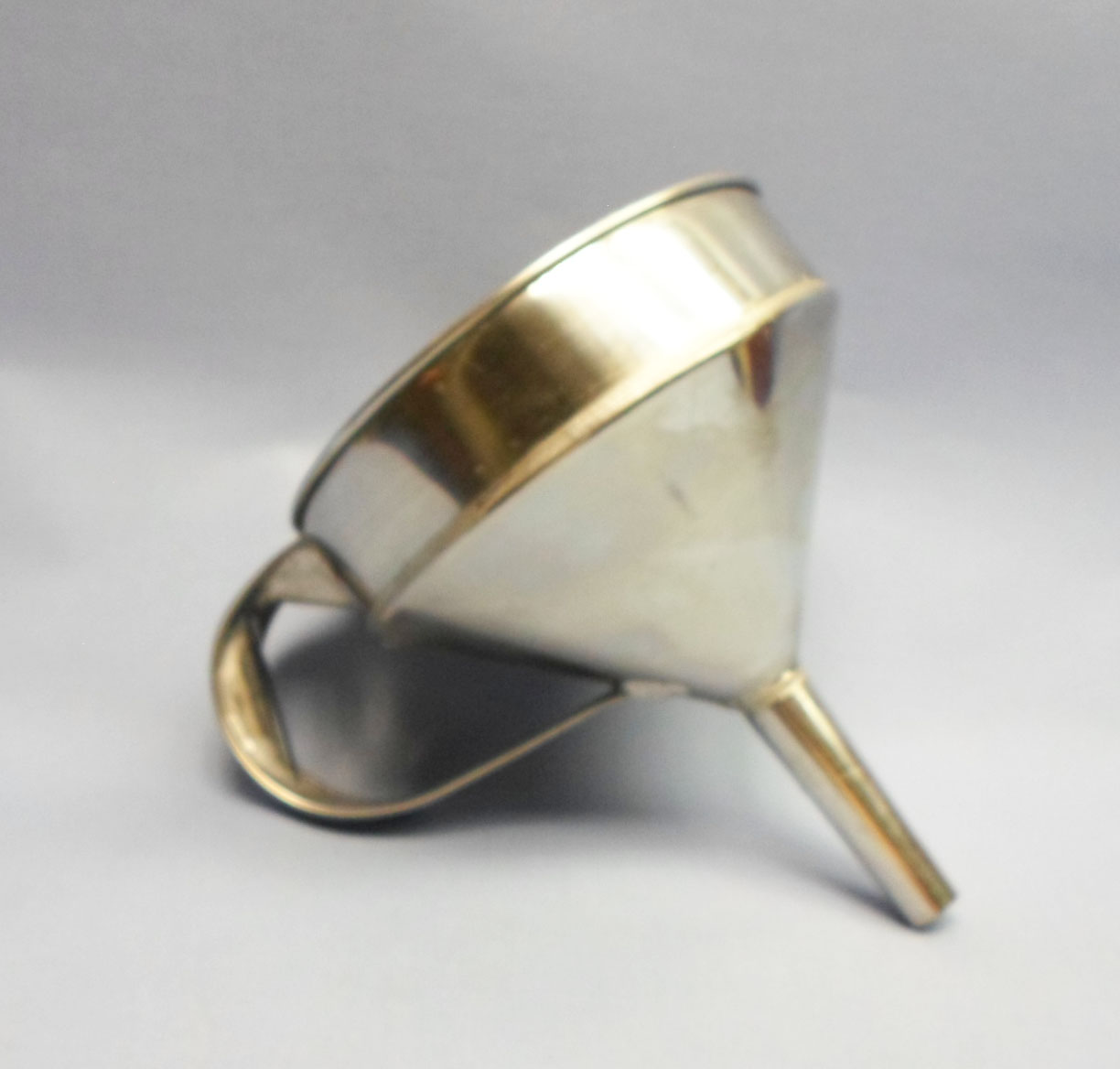 กรวยเรียกน้ำ ตัวใหญ่ (Comedy Funnel)