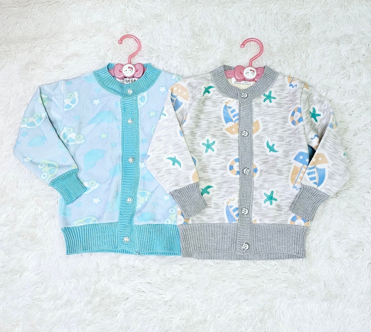เสื้อคลุม เสื้อกันหนาวเด็ก Geda ไซส์ 3y ส่งต่อมือสอง เหมือนใหม่ ไม่มีตำหนิ (ซื้อมาน้องไม่ใส่ ไม่ผ่านการใช้งาน)