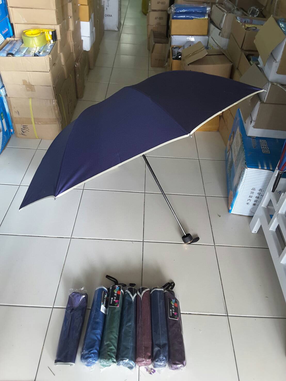 ร่มพับ3ตอนสีพื้นยูวีนอก