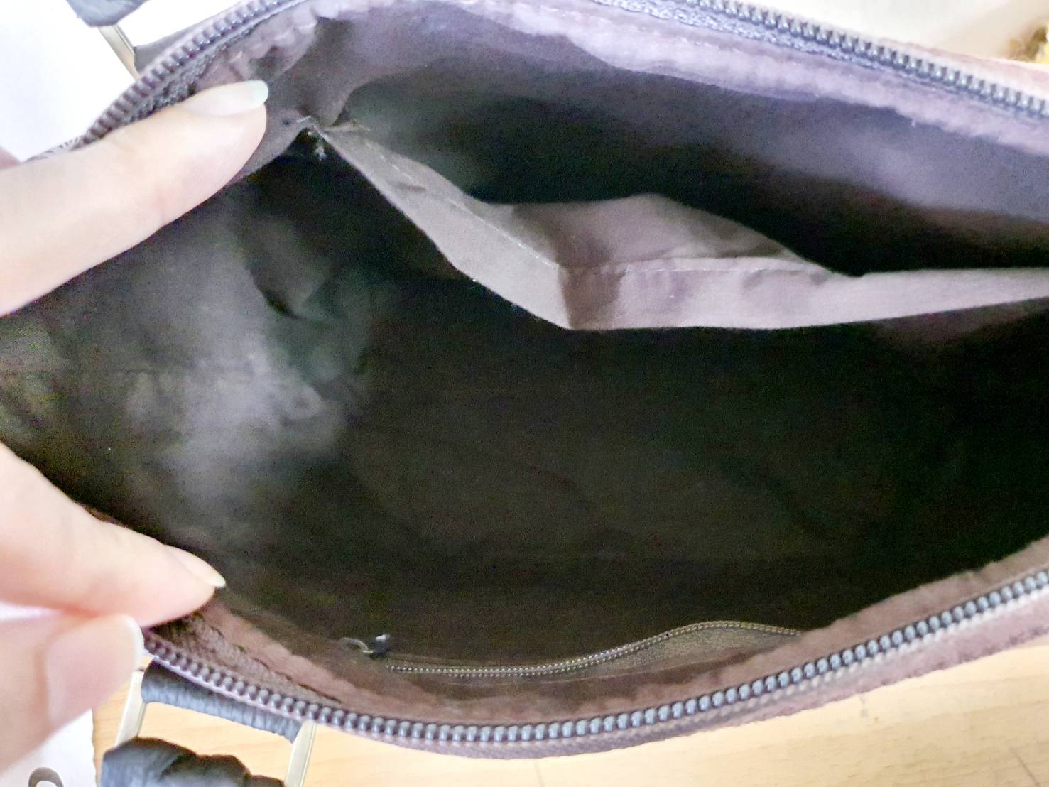 กระเป๋าคล้องแขน Dé Bua (เดอ บัว) ทำจากใบบัว มือสอง สภาพดี ไม่มีตำหนิ