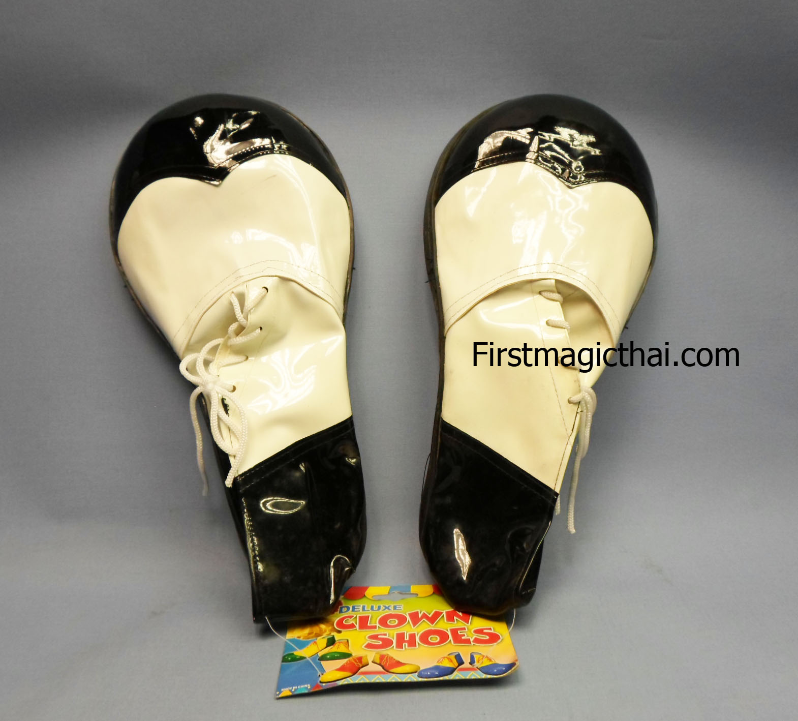รองเท้าตัวตลก สีขาวดำ (ใหญ่)