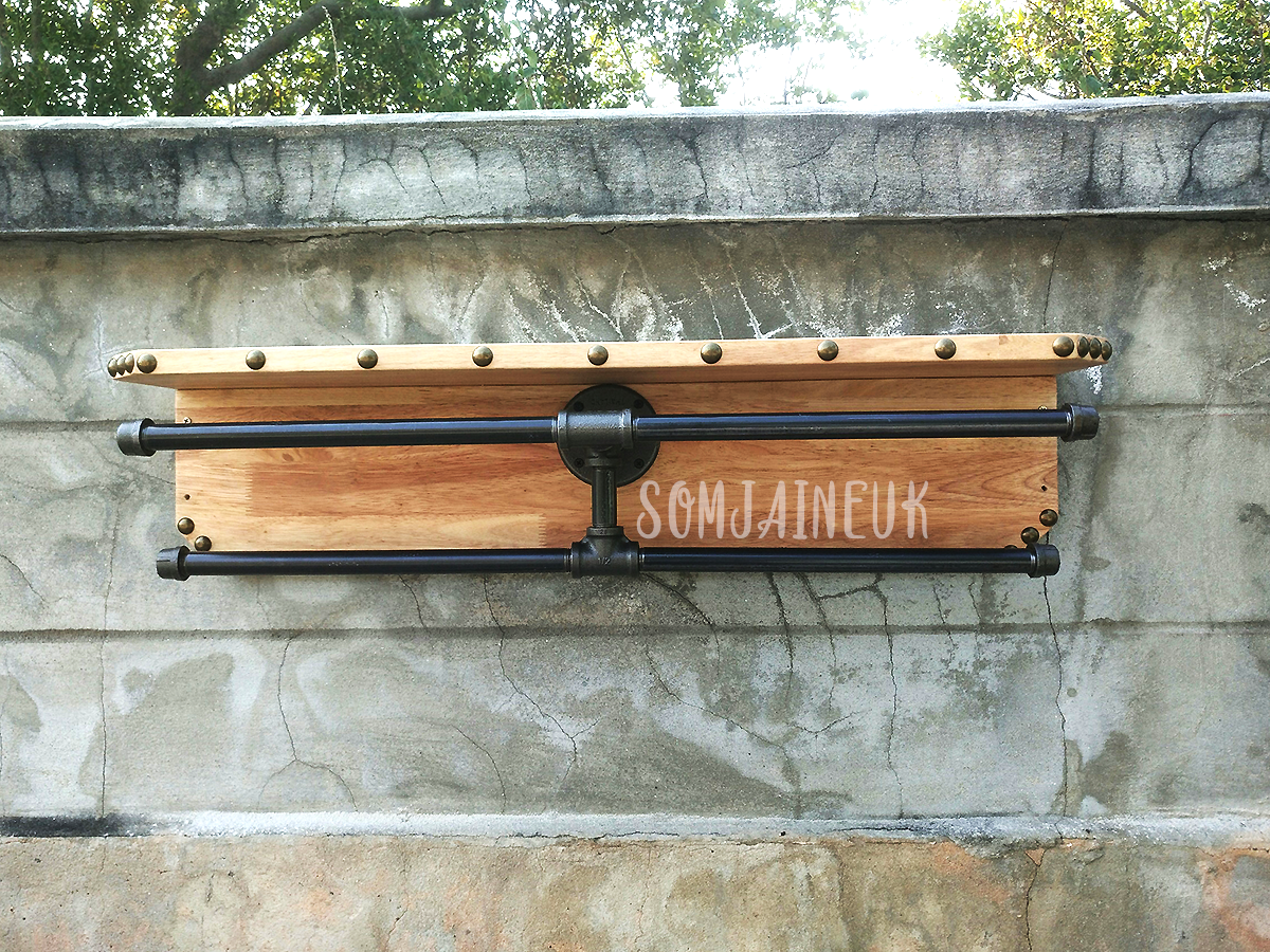 ราคาพิเศษ !!! ที่แขวนเหรียญและชั้นวางถ้วยรางวัลสไตล์ลอฟท์ แบบชั้นไม้แอลคว่ำ