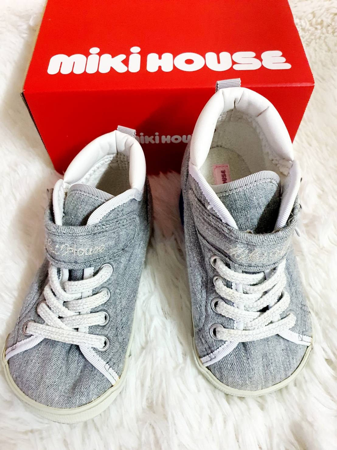 รองเท้าเด็ก Miki house สีเทา Size 15.5 cm. มือสอง สภาพ 90%