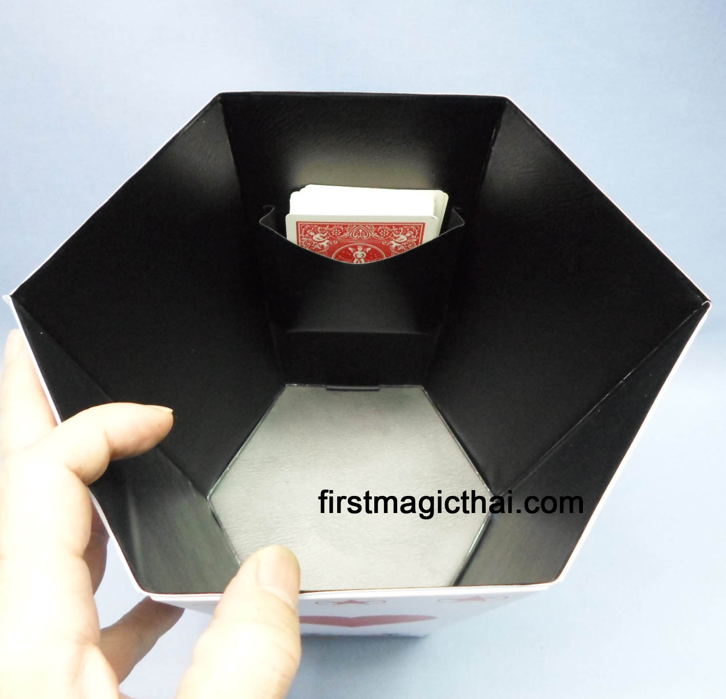 ตะกร้า ทิ้งของเวที