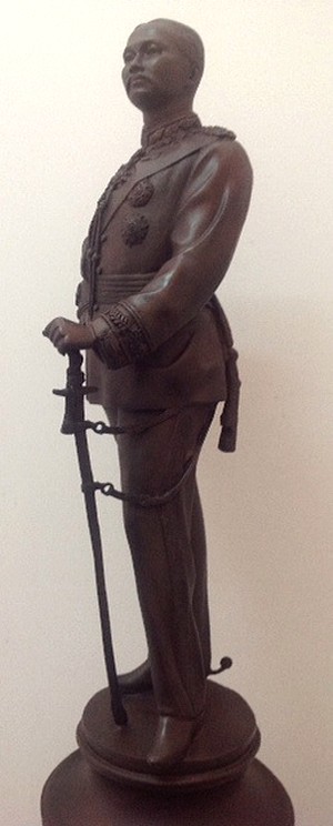 รูปหล่อ เสด็จพ่อ รัชกาลที่ 5 พิมพ์ใหญ่ ประทับยืน สูง 100 cm