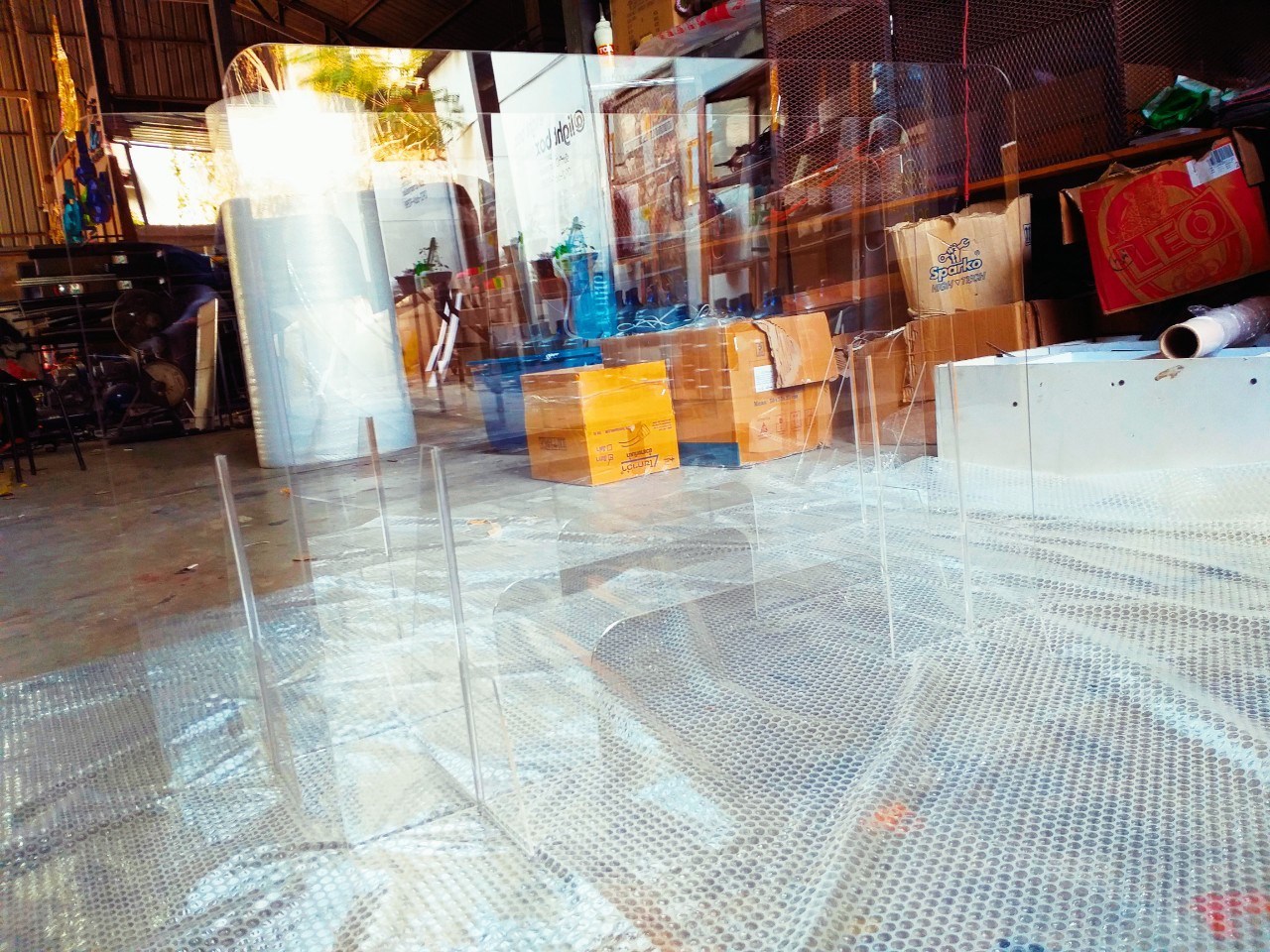 ฉากกั้นอะคริลิค