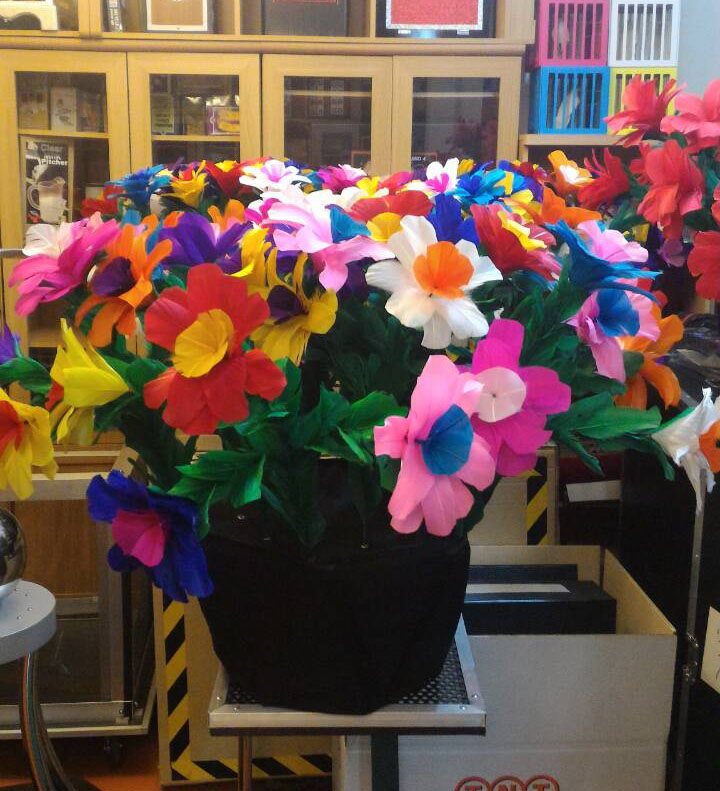 Appearing Flower Pot From Silks