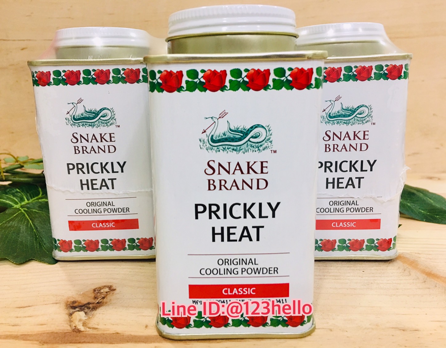 SNAKE BRAND PRICKLY HEAT COOLING POWDER Classic แป้งเย็นตรางู ปริกลี่ฮีท คลาสสิค 140 กรัม