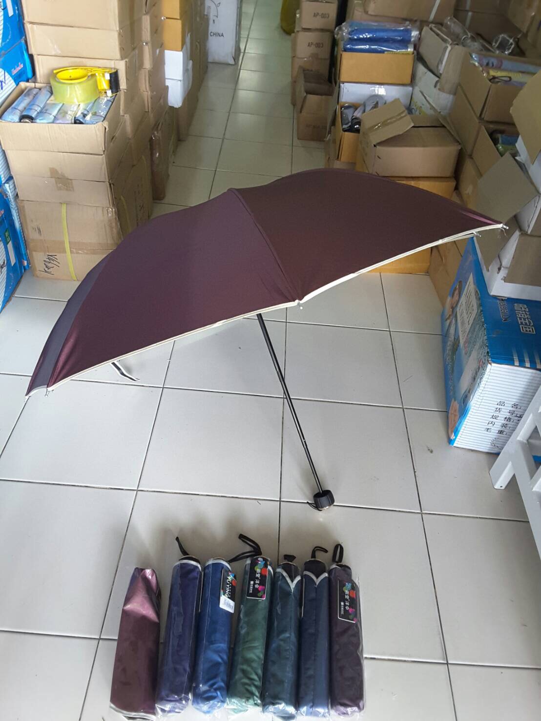 ร่มพับ3ตอนสีพื้นยูวีนอก