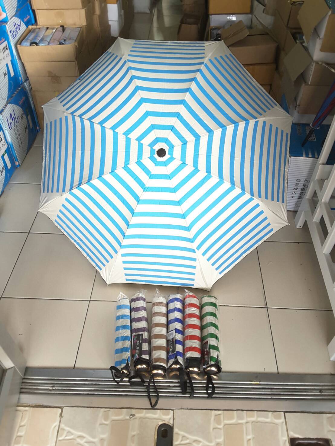 ร่มพับแฟชั่น3ตอนยูวีดำ21นิ้รหัส610