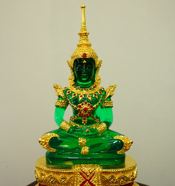 พระแก้วมรกต 5นิ้ว ชุดฤดูร้อน ปิดทองแท้