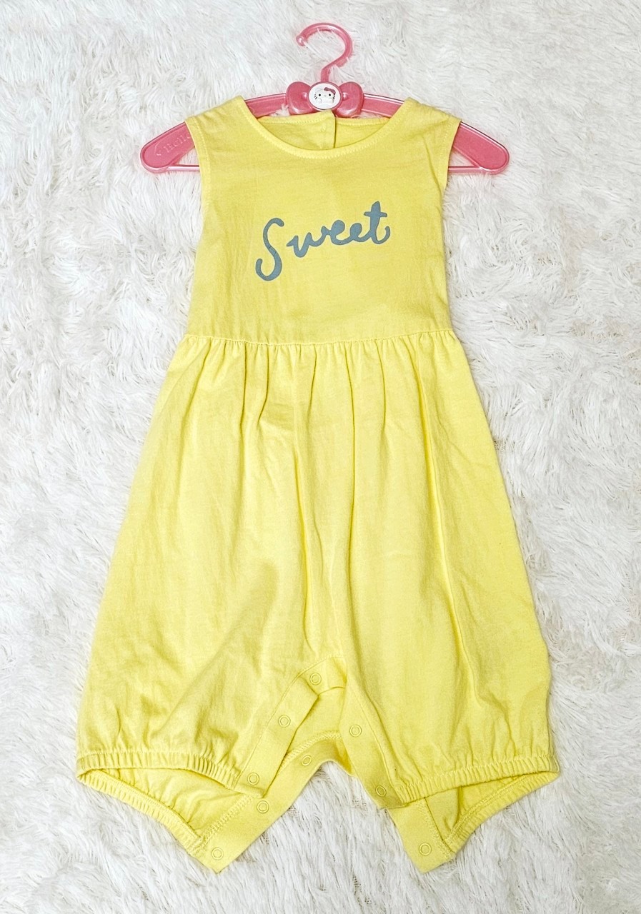 เอี๊ยม/จั้ม M&S สีเหลือง ไซส์ 18-24 เดือน มือสอง เหมือนใหม่ ไม่มีตำหนิ