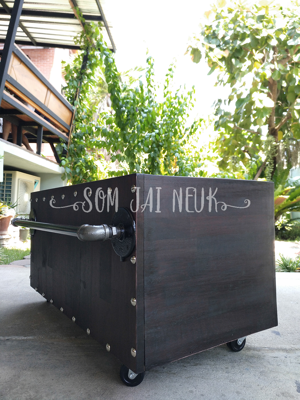 ออกแบบและติดตั้งชุดราวแขวนผ้าไทยร้านวาสนา @JJ Mall จตุจักร