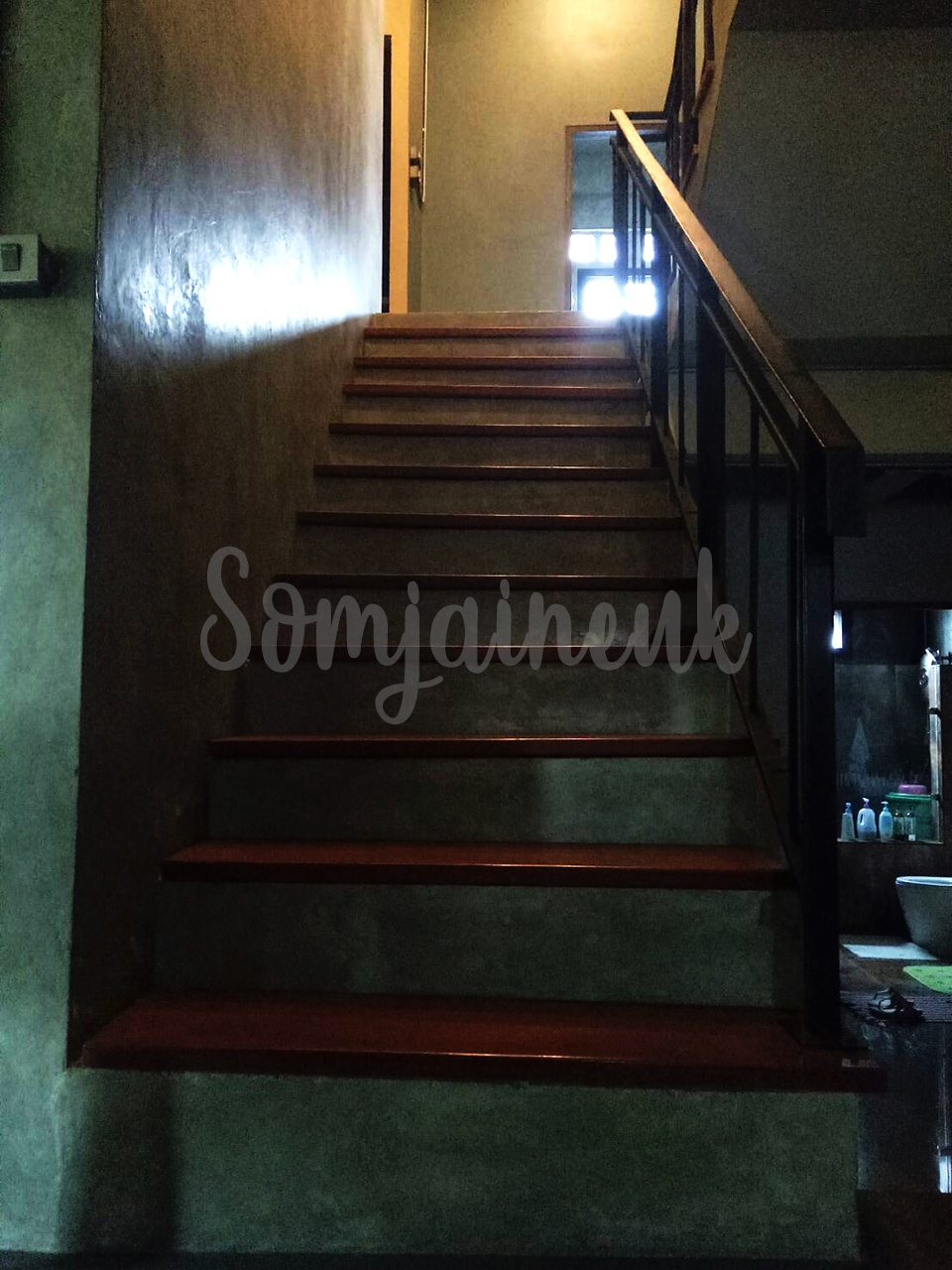 ฉาบผนังปูนลอฟท์บ้านเดี่ยว ซุ้มหน้าบ้าน ห้องรับแขก โถงบันได พื้นที่รวม 60 ตร.ม. @บ้านเดี่ยวคุณาลัย บางขุนเทียน