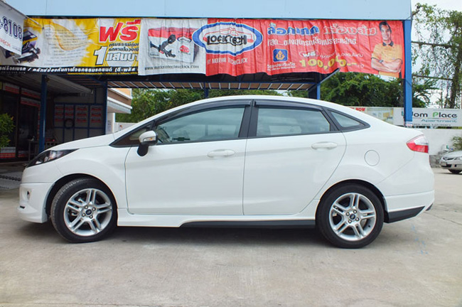 ชุดแต่ง Ford Fiesta 4D รุ่น RBS