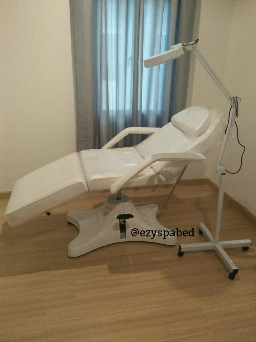 เตียงทรีทเม้นท์ เตียงสักคิ้ว ปรับความสูงได้ Hydraulic system รุ่น 8222