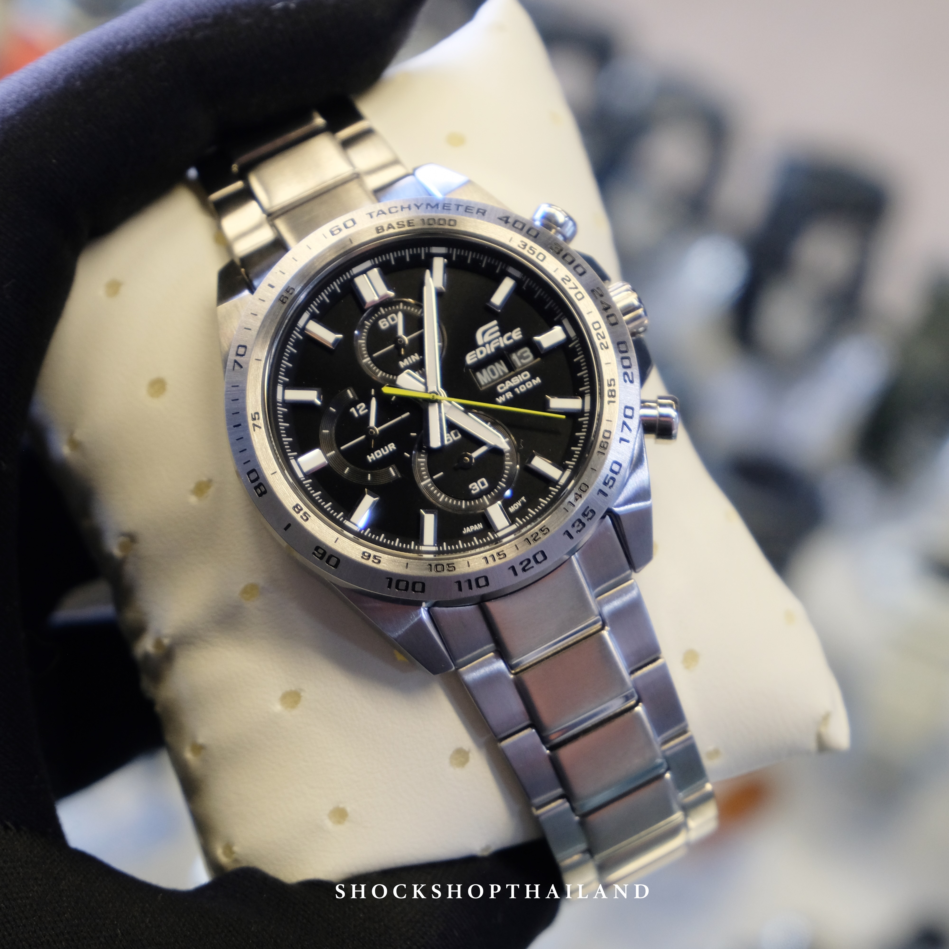 นาฬิกาผู้ชาย Casio Edifice รุ่น EFR-574D-1AV โครโนกราฟมาตรฐาน