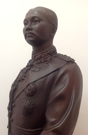 รูปหล่อ เสด็จพ่อ รัชกาลที่ 5 พิมพ์ใหญ่ ประทับยืน สูง 100 cm