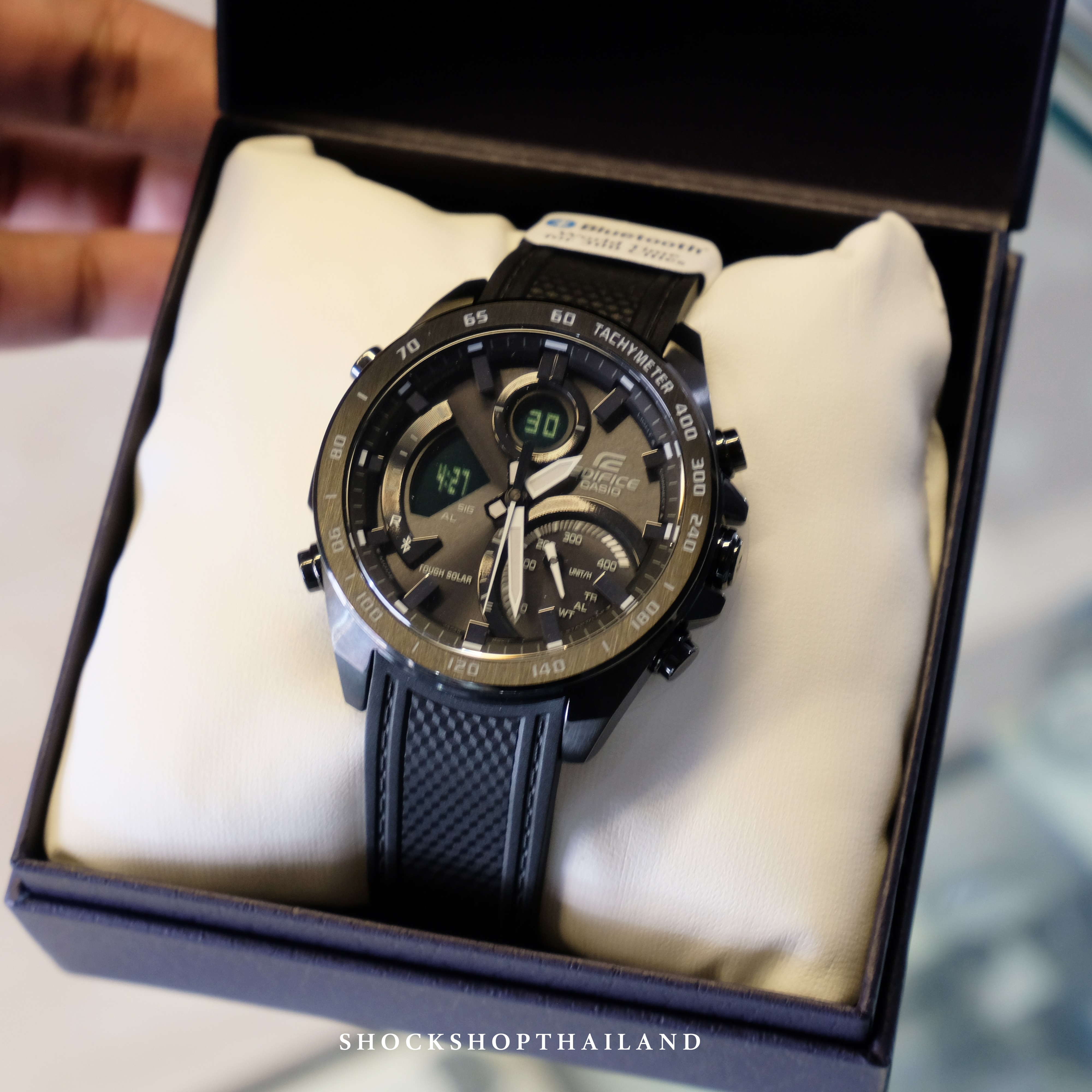 นาฬิกาผู้ชาย Casio Edifice รุ่น ECB-900PB-1A ซีรีส์ ECB-900 คาสิโอ