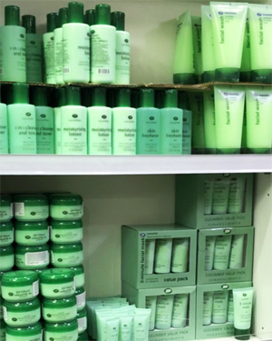 ขายของบูธราคาส่งคนจีนชอบซื้อ ที่ไหนขายครีมของบูะราคาส่ง อยากขายครีมให้คนจีน ขายครีมอะไรดี