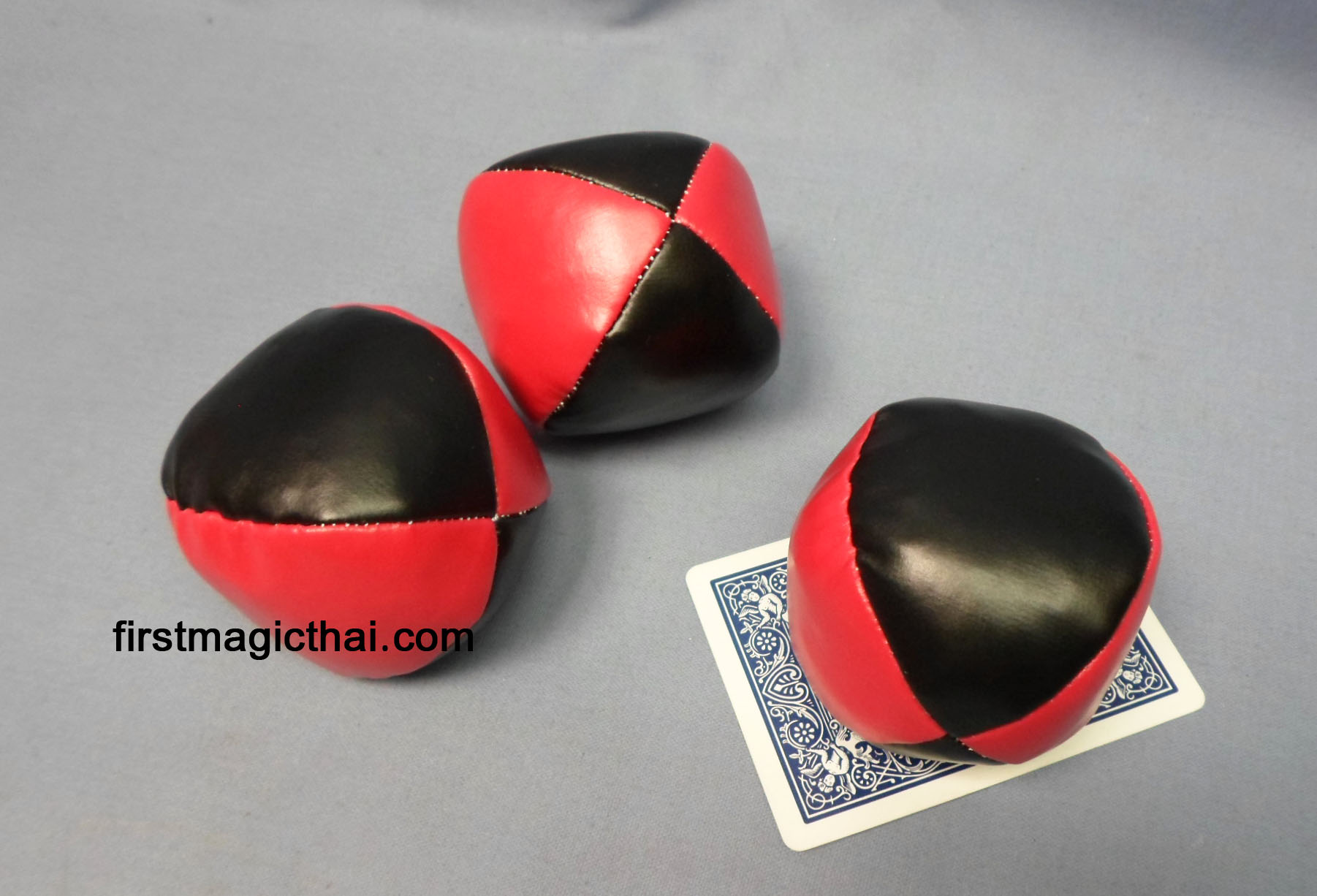 ลูกบอลโยน แดง-ดำ / Juggling Balls