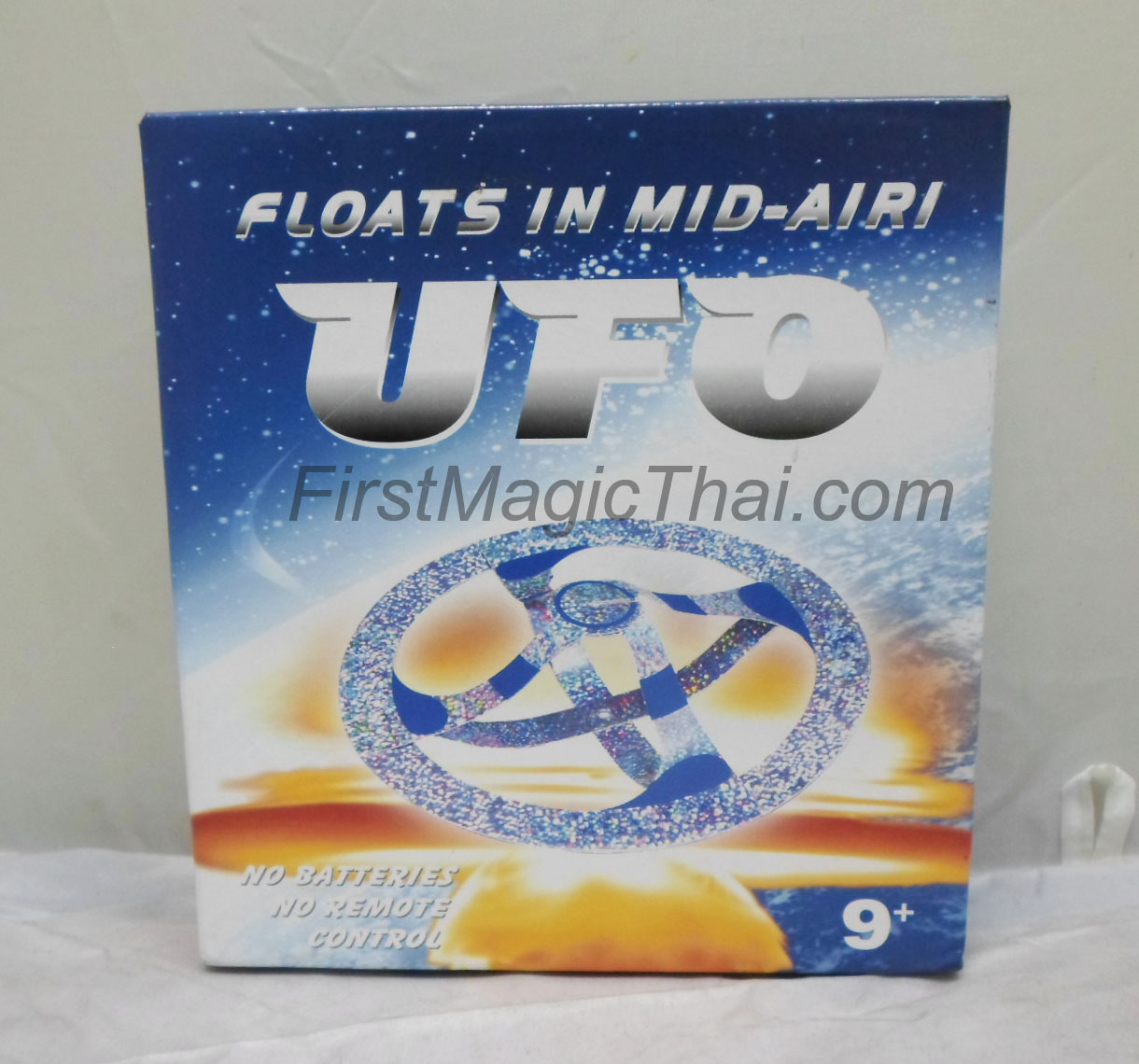 Floats in mid-airi