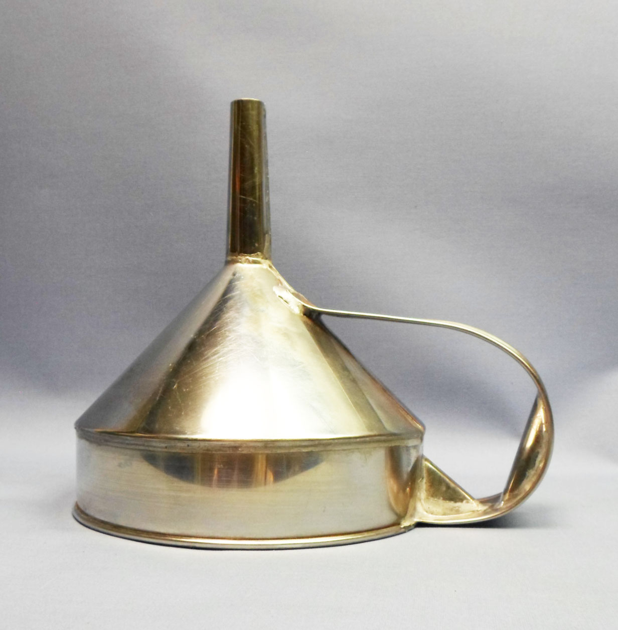 กรวยเรียกน้ำ ตัวใหญ่ (Comedy Funnel)