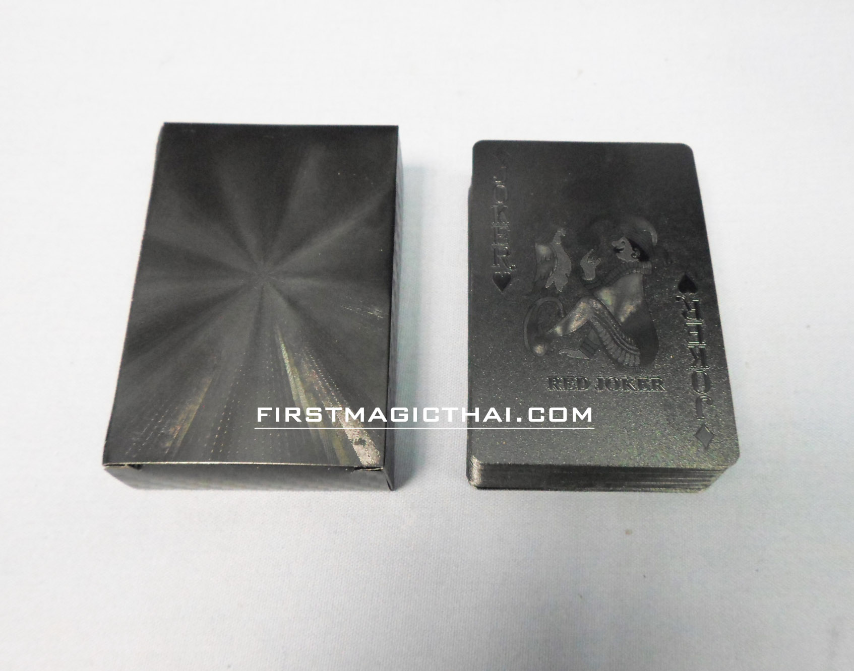ไพ่พลาสติก สีดำ หลังรุ้งกระจาย + กล่องไม้(สีดำ)