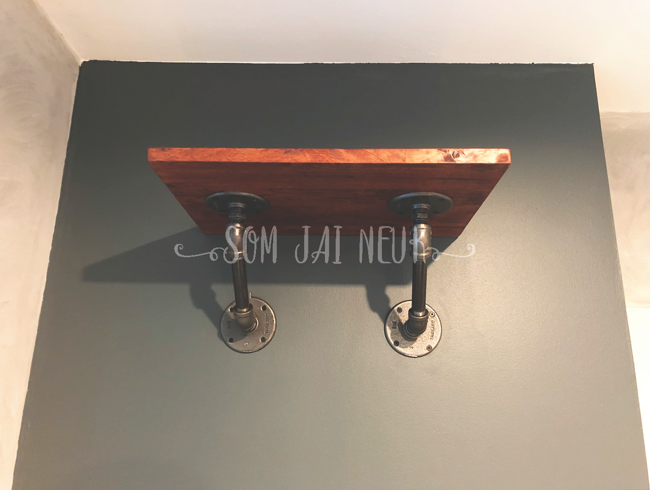 ชั้นวาง หิ้งพระติดผนังสไตล์ลอฟท์ ขนาด 30x50 cm