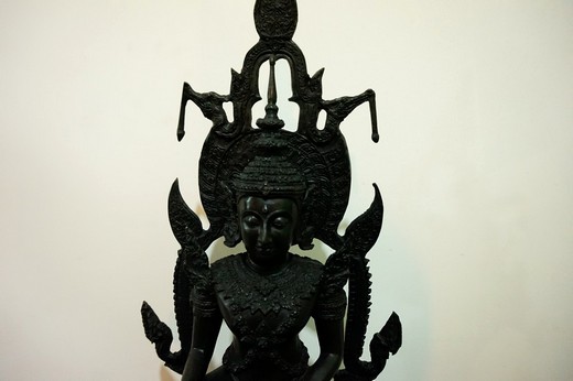 สมเด็จองค์พระปฐม รมดำ หน้าตัก 9 นิ้ว