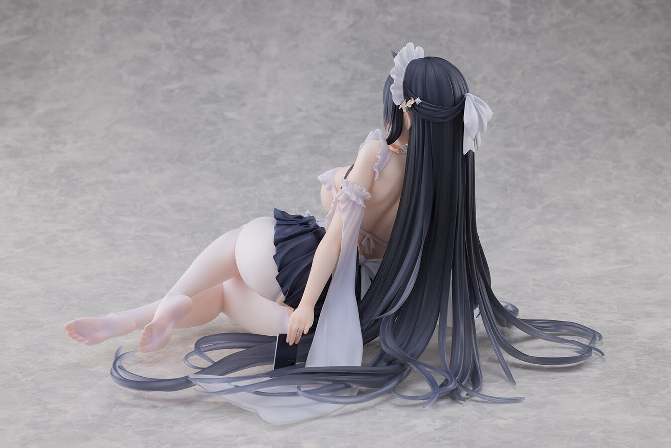 Azur Lane - Indomitable Ms. Motivationless Maid ver.