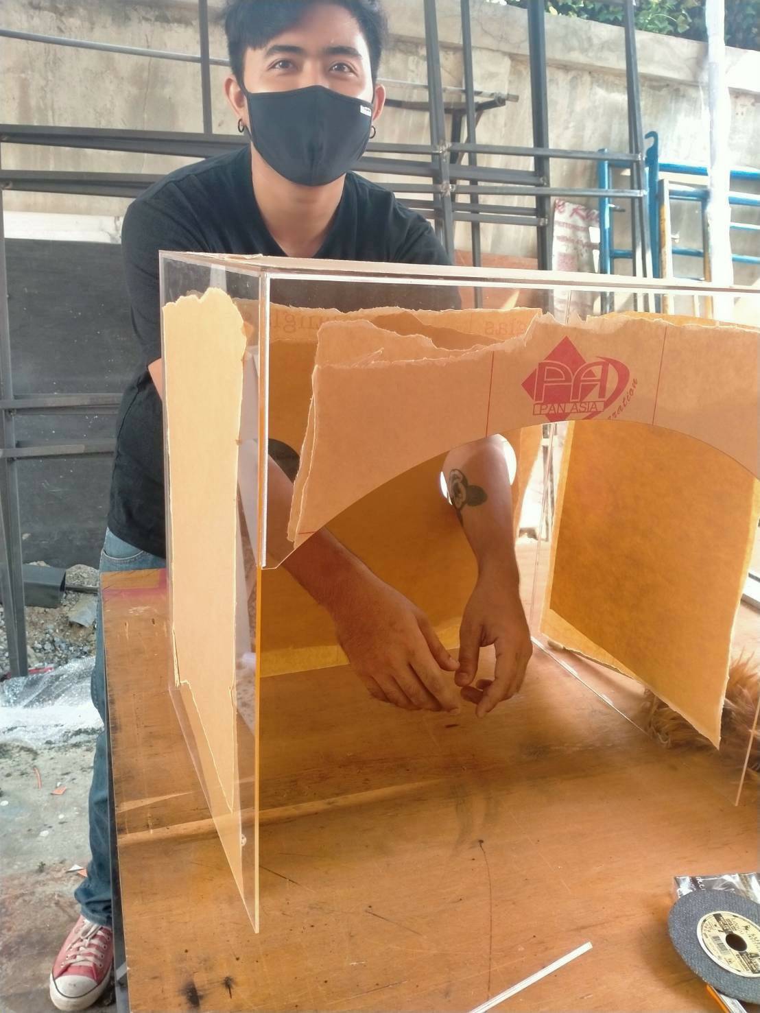 รับทำกล่องอะคริลิคใส กันการกระจายเชื้อ #ราคาทุน