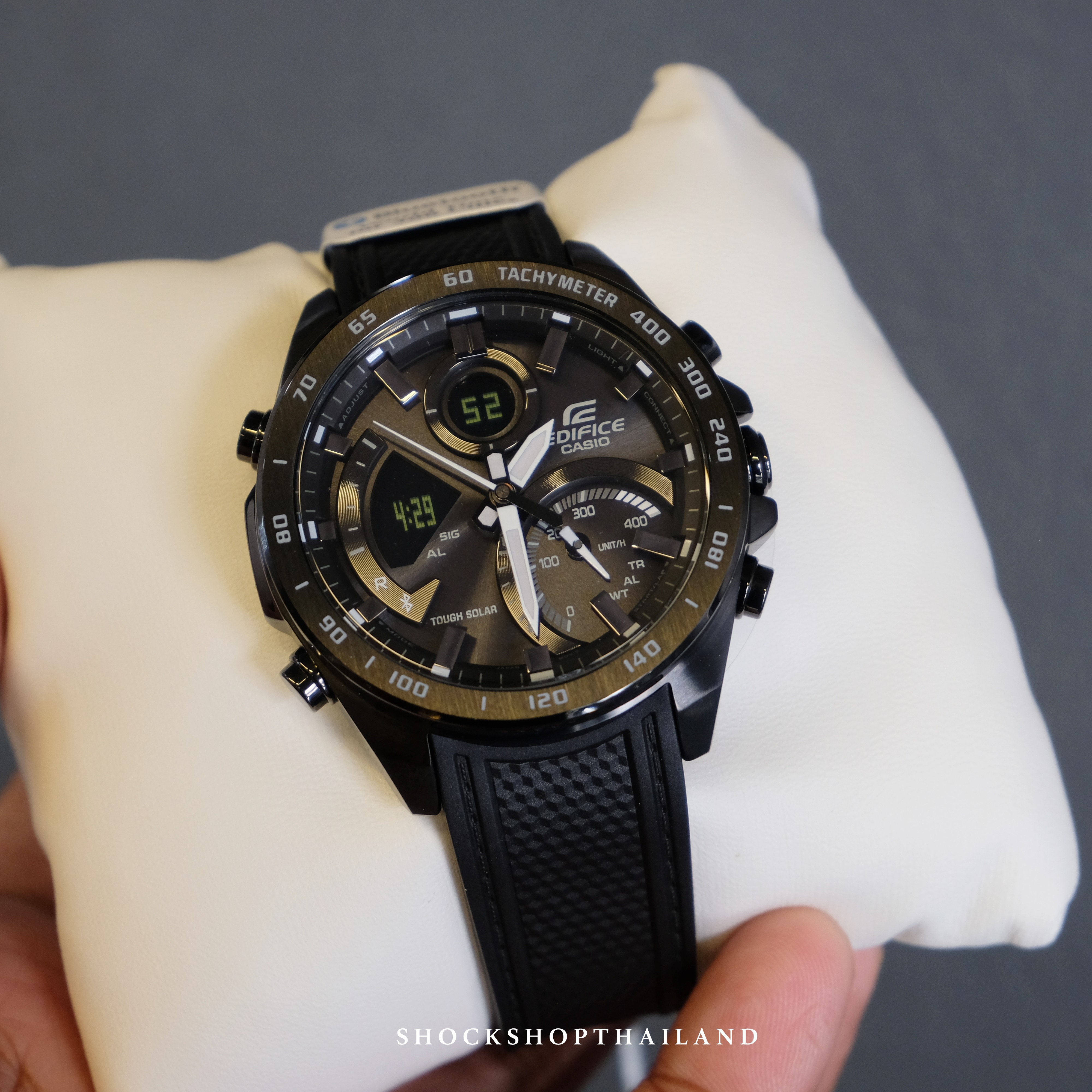 นาฬิกาผู้ชาย Casio Edifice รุ่น ECB-900PB-1A ซีรีส์ ECB-900 คาสิโอ