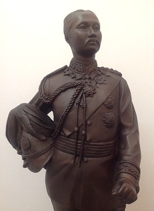 รูปหล่อ เสด็จพ่อ รัชกาลที่ 5 พิมพ์ใหญ่ ประทับยืน สูง 100 cm