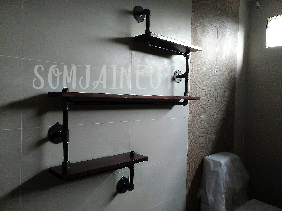 ชั้นวางของติดผนังสไตล์ Loft 3 ชั้น พร้อมราวแขวน คุณภาพดี ราคาถูกใจ