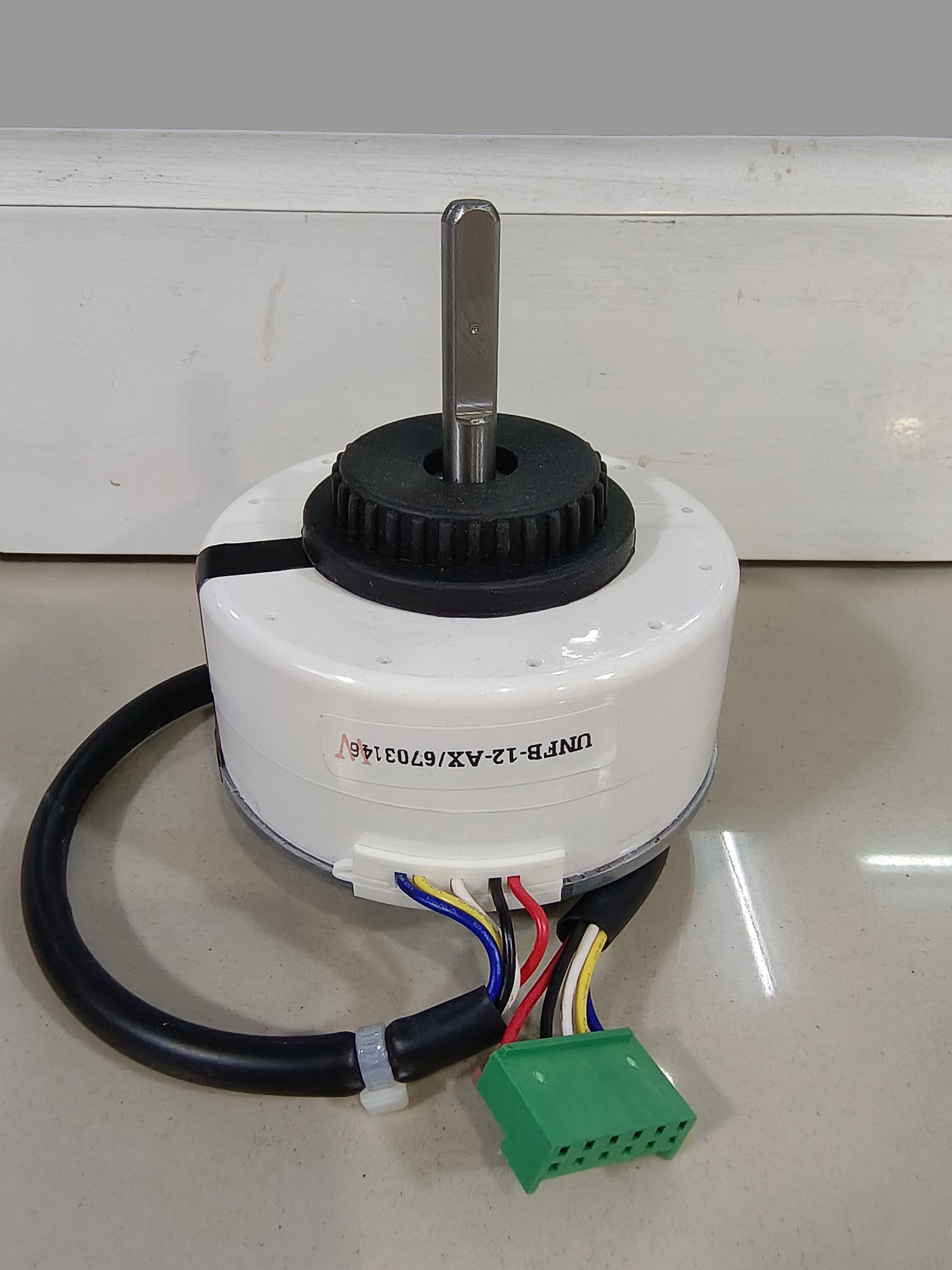 มอเตอร์คอยล์เย็น UNFB-12-AX