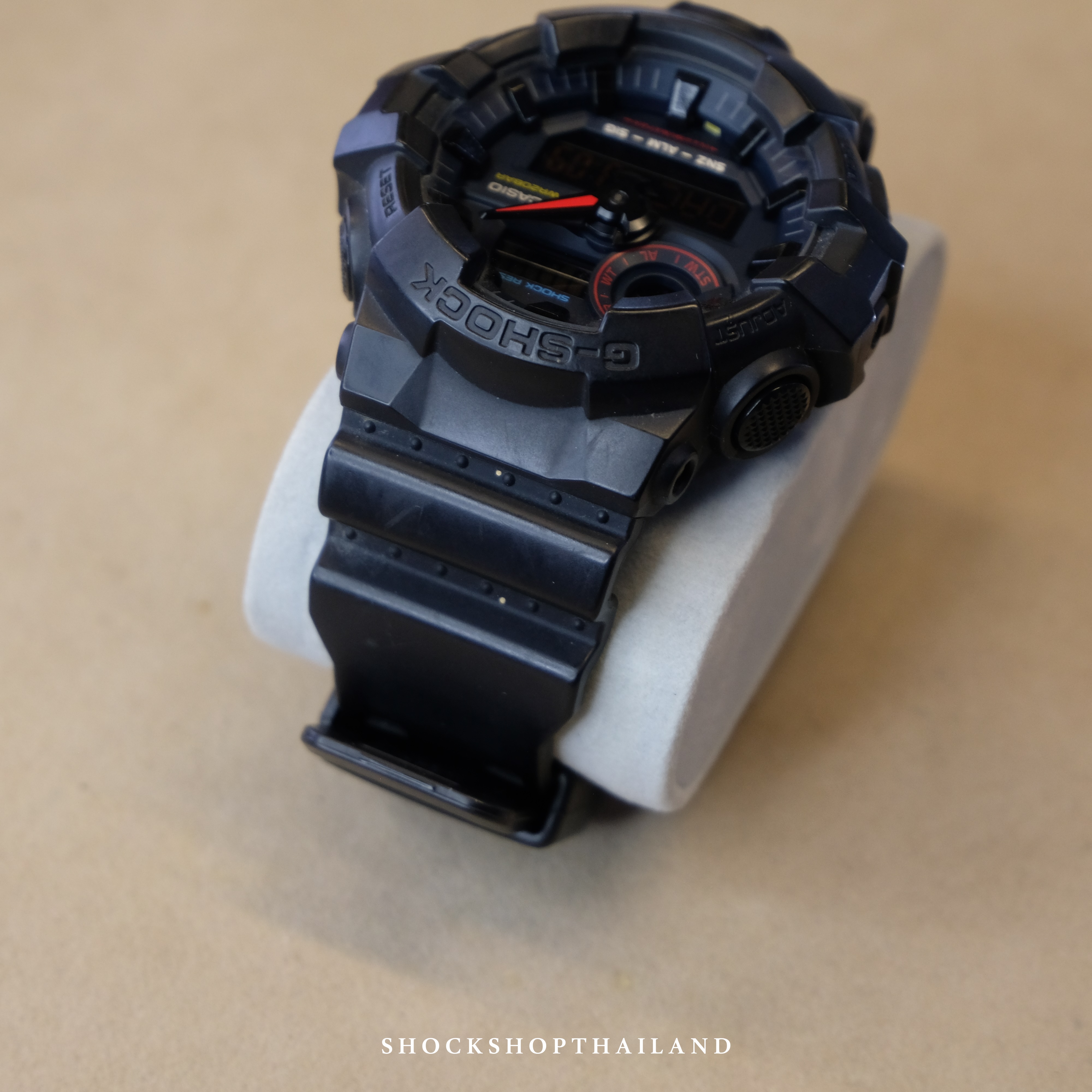 Casio G-Shock นาฬิกาผู้ชาย มือสอง ของแท้ รุ่น GA-700BMC-1A ซีรีส์ GA-700 จีช็อค