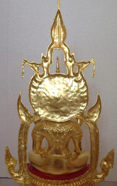 สมเด็จองค์ปฐม ขนาด 9 นิ้ว ปิดทองแท้