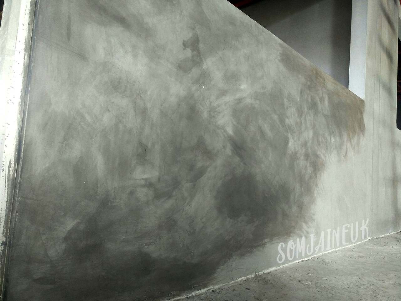 ฉาบผนังปูนลอฟท์ด้านหน้าและในห้องทำงาน พื้นที่รวม 55 ตร.ม. และติดตั้งชั้นวางแนวท่อ@พนัสนิคม จ.ชลบุรี