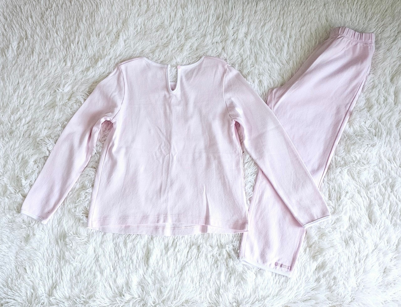 ชุดเซ็ท Le Petit Pumm สีชมพู ไซส์ 4y by ChaLom มือสอง สภาพดี ตำหนิ>ตัดป้ายไซส์ที่คอเสื้อออกค่ะ