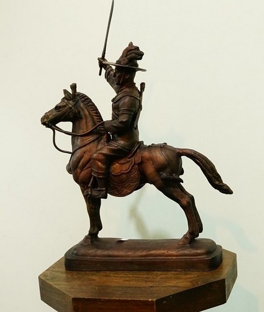 สมเด็จพระเจ้าตากสินมหาราช ทรงม้า(วงเวียนใหญ่) สูง 37cm