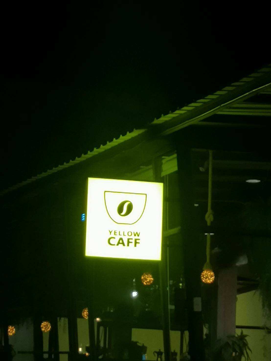 ป้ายกล่องไฟ light box ติดสติ๊กเกอร์ไดคัท - YELLOW CAFF ติดตั้งป้ายปากเกร็ด นนทบุรี