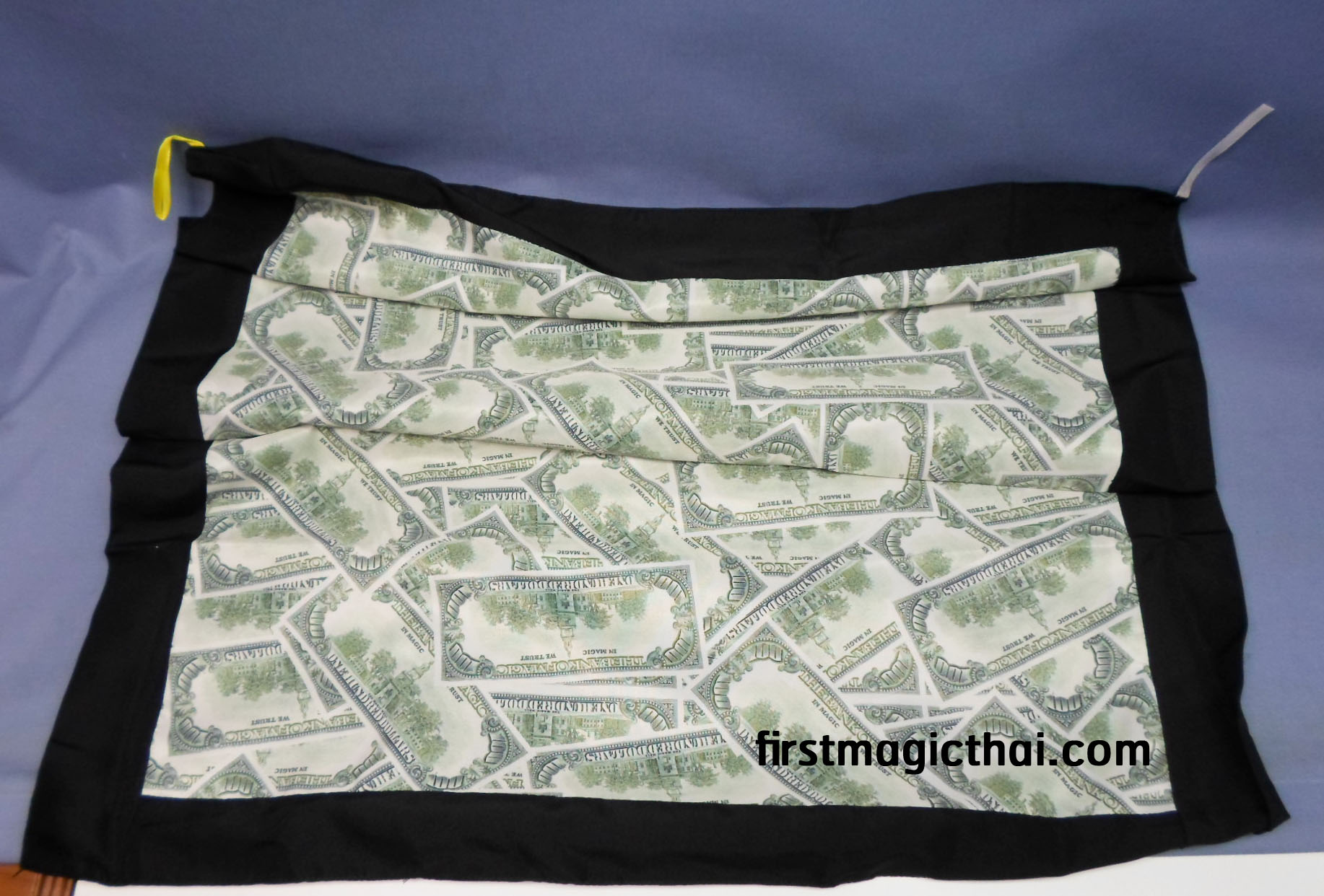 ผ้าสะบัด ลายแบงค์ / Bag to Bills