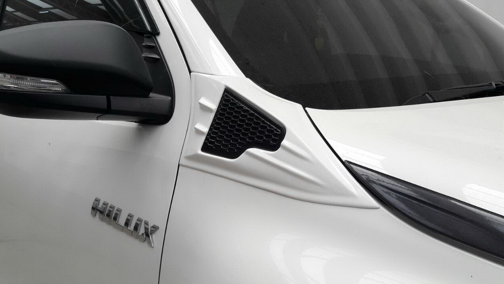 Side Vent แก้มข้าง REVO
