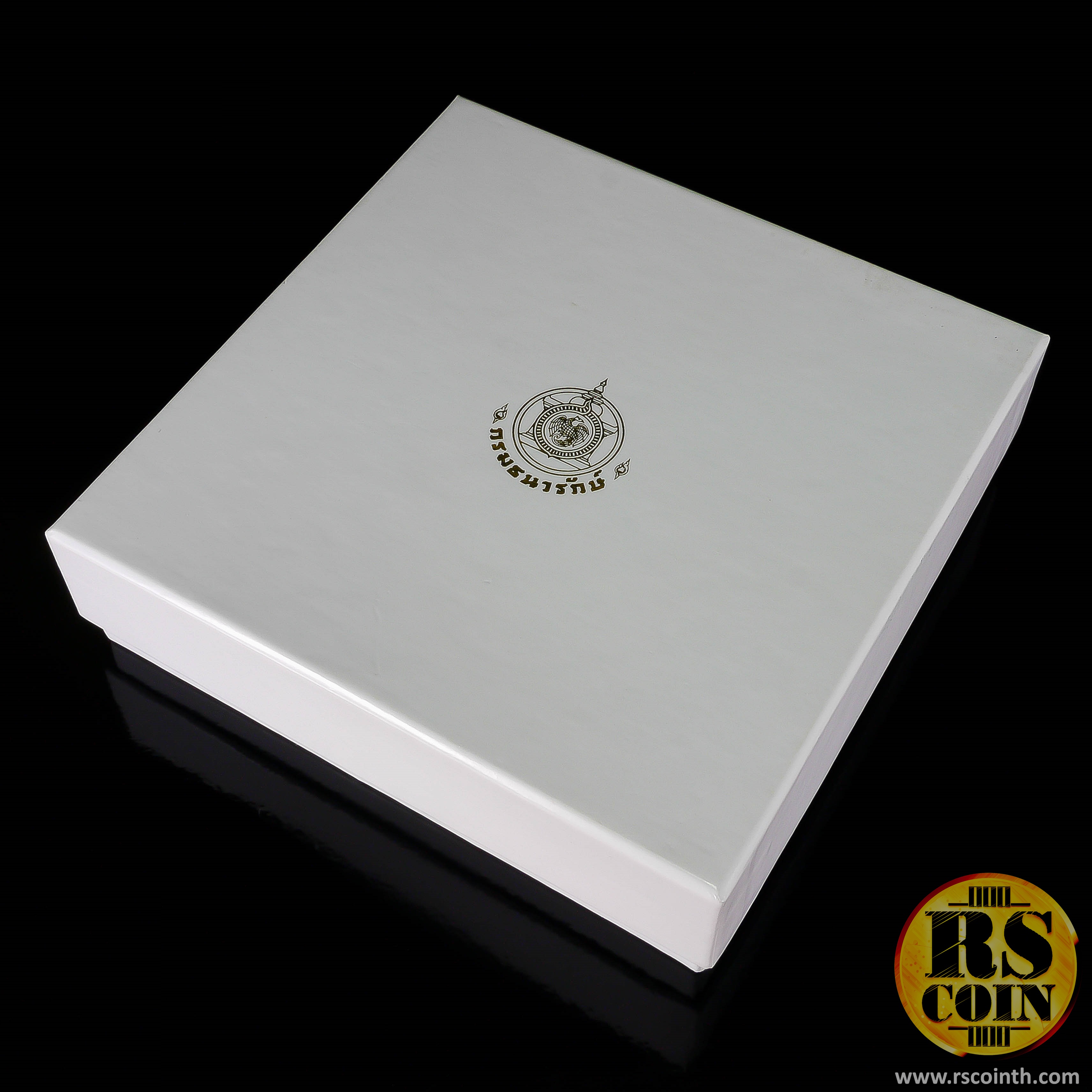 เหรียญทองแดงรมดำพ่นทรายพิเศษ เหรียญที่ระลึกเฉลิมพระเกียรติสมเด็จพระนางเจ้าสิริกิติ์ พระบรมราชินีนาถ เนื่องในโอกาสพระราชพิธีมหามงคลเฉลิมพระชนมพรรษา 80 พรรษา 12 สิงหาคม 2555