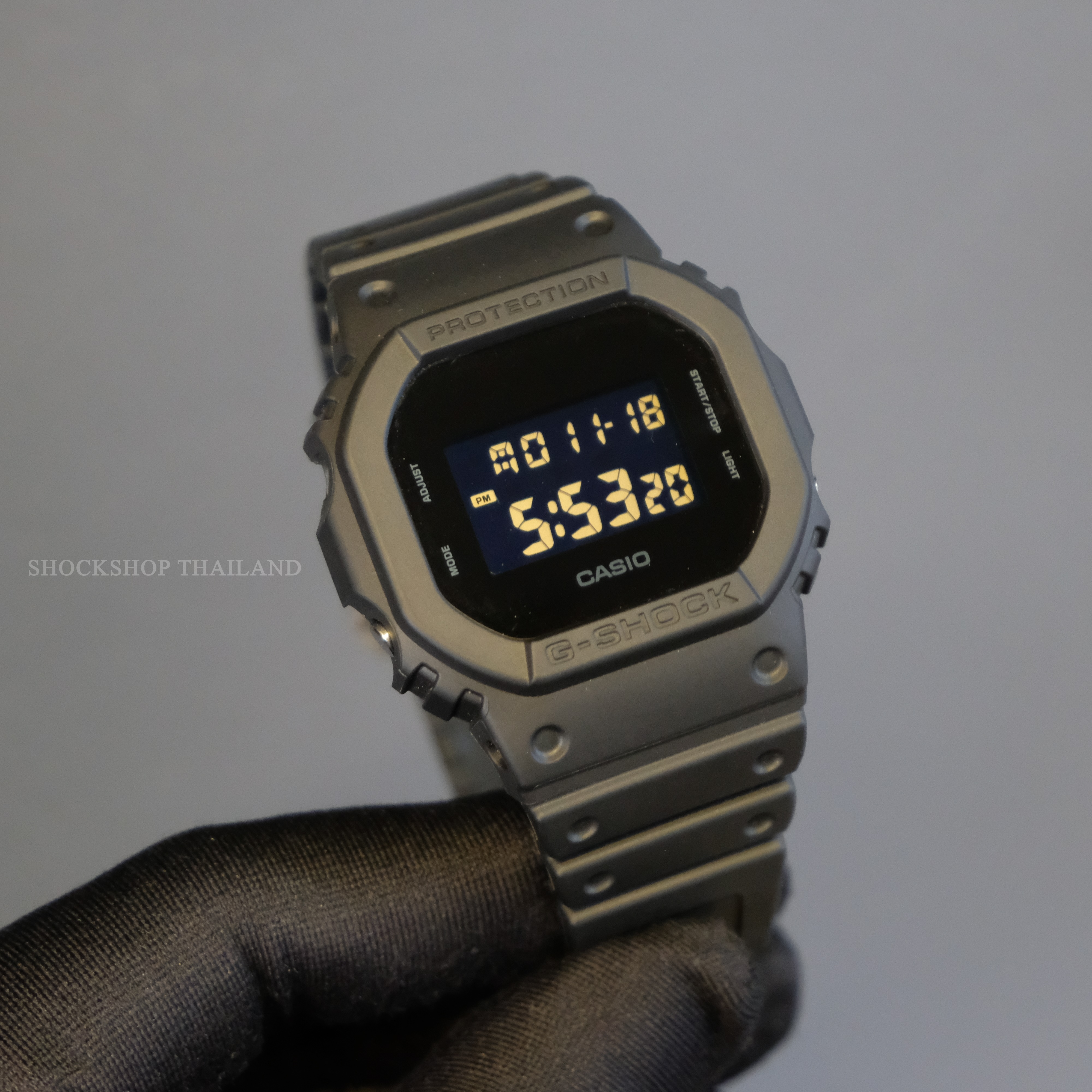 นาฬิกาผู้ชาย CASIO G-SHOCK รุ่น DW-5600UBB-1 ซีรีส์ 5600 จีช็อค
