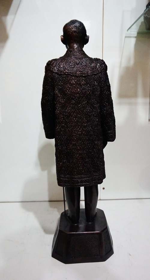 พระบรมรูป ในหลวง ร.9 ชุดเครื่องทรงกษัตริย์ สูง 58ซ.ม.